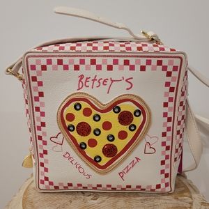 Betsey Johnson pizza box crossbody bag